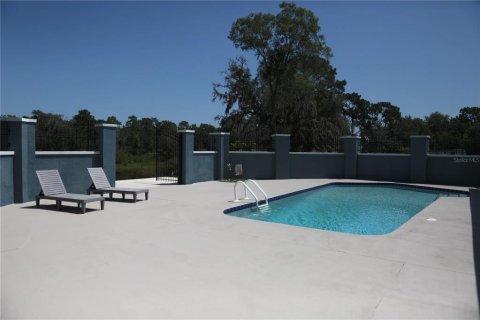 House in DeLand, Florida 4 bedrooms, 278.8 sq.m. № 2195962 - photo 8