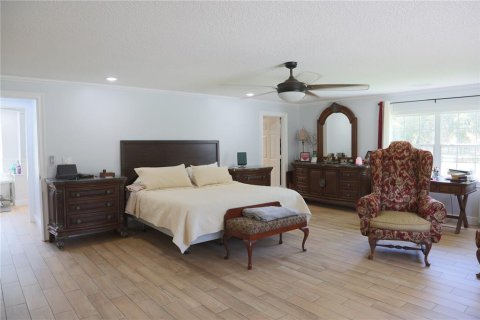 House in DeLand, Florida 4 bedrooms, 278.8 sq.m. № 2195962 - photo 16