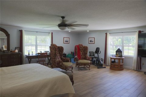 House in DeLand, Florida 4 bedrooms, 278.8 sq.m. № 2195962 - photo 17
