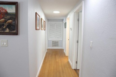 House in DeLand, Florida 4 bedrooms, 278.8 sq.m. № 2195962 - photo 20