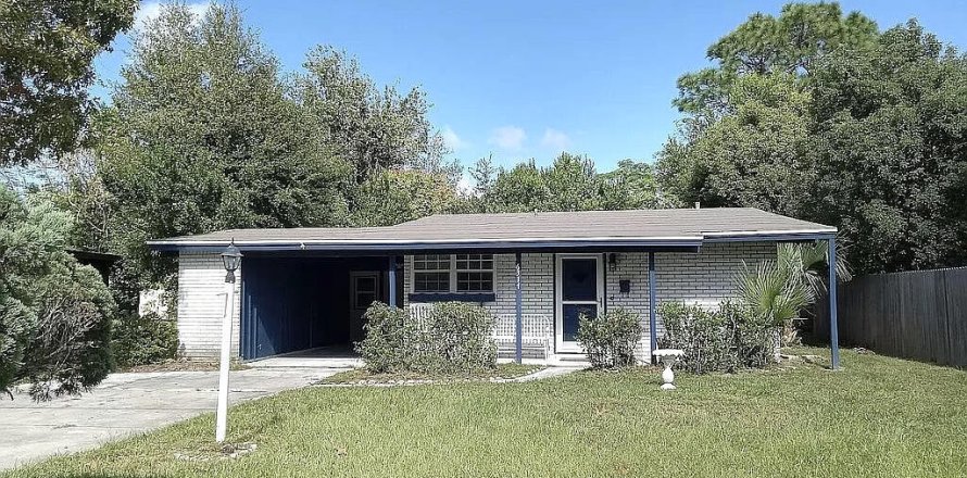 Commercial property in Jacksonville, Florida 3 bedrooms, 116.96 sq.m. № 845620