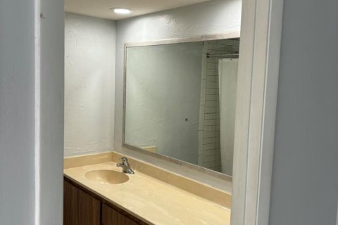 Touwnhouse à louer à Palm City, Floride: 2 chambres, 114.83 m2 № 2401416 - photo 7