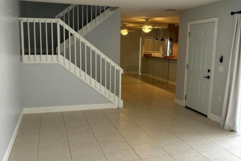 Touwnhouse à Palm City, Floride 2 chambres, 114.83 m2 № 2401416