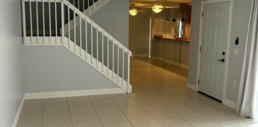 Touwnhouse à Palm City, Floride 2 chambres, 114.83 m2 № 2401416