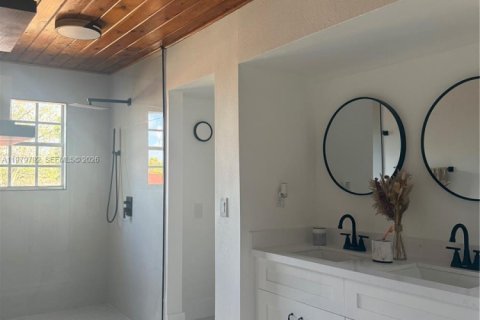 Villa ou maison à vendre à Homestead, Floride: 6 chambres, 443.24 m2 № 2044290 - photo 26