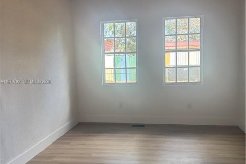 Villa ou maison à vendre à Homestead, Floride: 6 chambres, 443.24 m2 № 2044290 - photo 27