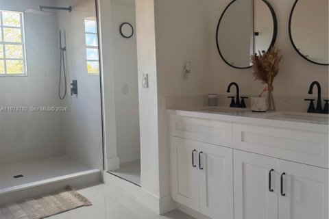 Villa ou maison à vendre à Homestead, Floride: 6 chambres, 443.24 m2 № 2044290 - photo 25