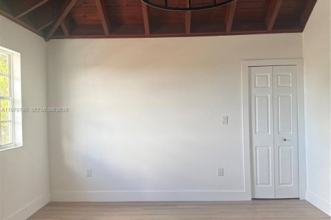 Villa ou maison à vendre à Homestead, Floride: 6 chambres, 443.24 m2 № 2044290 - photo 15