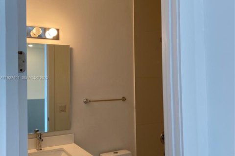 Touwnhouse à louer à Miami, Floride: 3 chambres, 155.89 m2 № 1986271 - photo 8