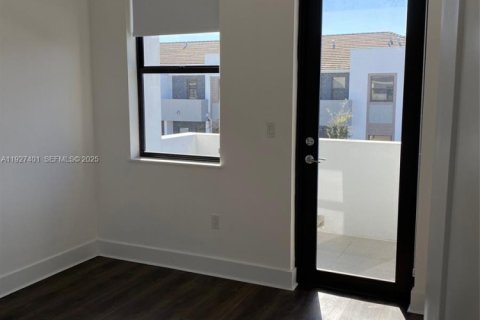 Touwnhouse à louer à Miami, Floride: 3 chambres, 155.89 m2 № 1986271 - photo 6