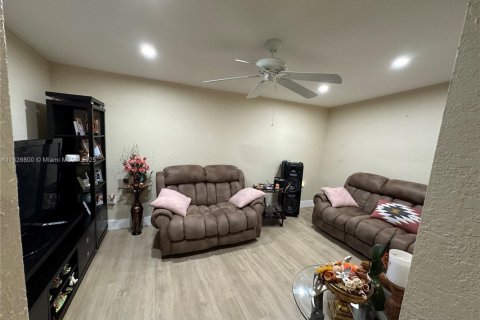 House in Cutler Bay, Florida 3 bedrooms № 1797022 - photo 5