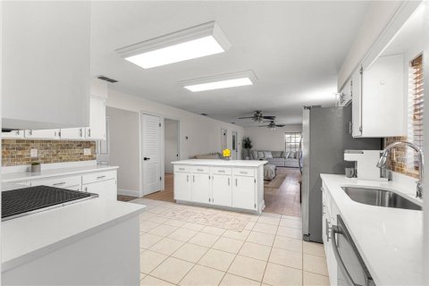 Casa en venta en Summerfield, Florida, 4 dormitorios, 232.35 m2 № 1786133 - foto 18