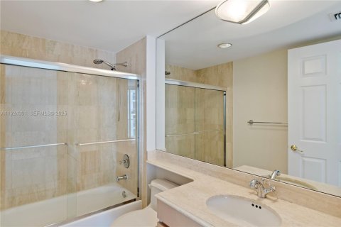 Condominio en alquiler en Sunny Isles Beach, Florida, 3 dormitorios, 205.31 m2 № 1982604 - foto 16