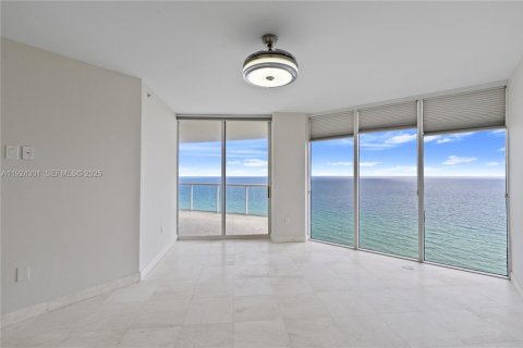 Condominio en alquiler en Sunny Isles Beach, Florida, 3 dormitorios, 205.31 m2 № 1982604 - foto 8