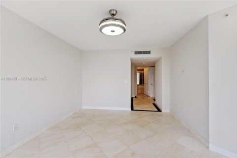 Condominio en alquiler en Sunny Isles Beach, Florida, 3 dormitorios, 205.31 m2 № 1982604 - foto 9