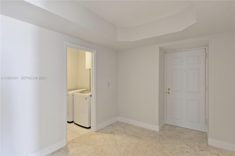 Condominio en alquiler en Sunny Isles Beach, Florida, 3 dormitorios, 205.31 m2 № 1982604 - foto 23