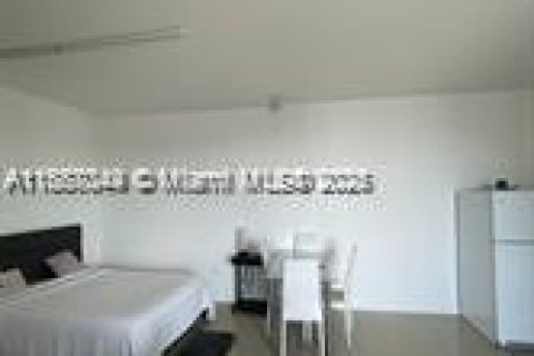 Купить кондоминиум в Майами, Флорида 43.66м2, № 2035341 - фото 11