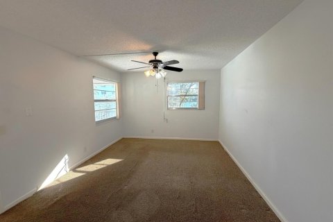 Condo in Hollywood, Florida, 2 bedrooms  № 2248625 - photo 13