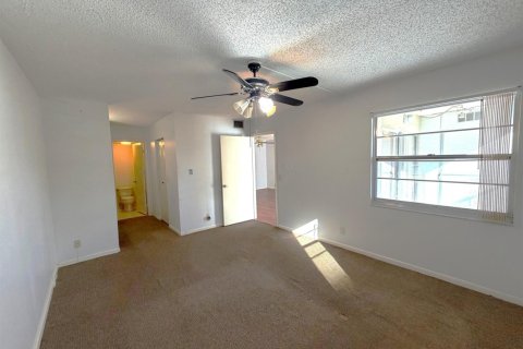 Condo in Hollywood, Florida, 2 bedrooms  № 2248625 - photo 15