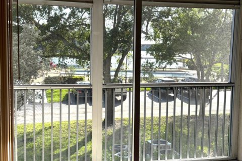 Condo in Hollywood, Florida, 2 bedrooms  № 2248625 - photo 21