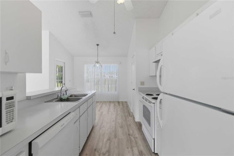 House in Ocala, Florida 3 bedrooms, 144.18 sq.m. № 2122762 - photo 11