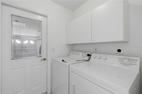 House in Ocala, Florida 3 bedrooms, 144.18 sq.m. № 2122762 - photo 14
