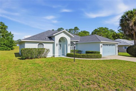 House in Ocala, Florida 3 bedrooms, 144.18 sq.m. № 2122762 - photo 2