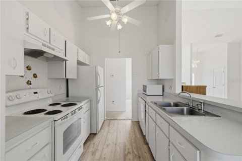 House in Ocala, Florida 3 bedrooms, 144.18 sq.m. № 2122762 - photo 10