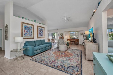 House in Port Charlotte, Florida 3 bedrooms, 156.45 sq.m. № 1812672 - photo 8