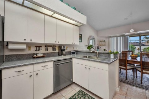 House in Port Charlotte, Florida 3 bedrooms, 156.45 sq.m. № 1812672 - photo 16