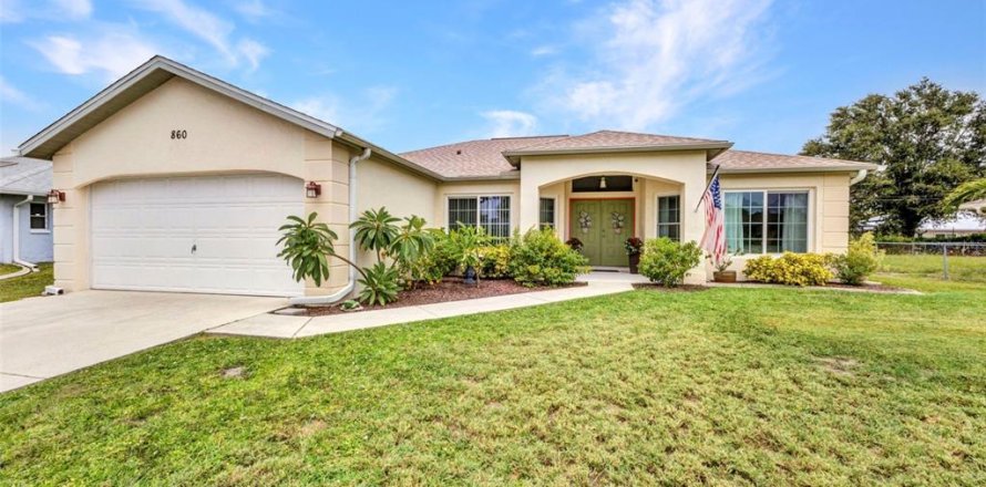 House in Port Charlotte, Florida 3 bedrooms, 156.45 sq.m. № 1812672