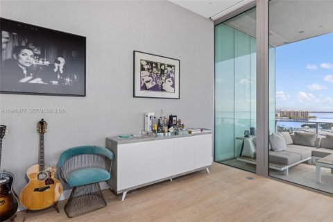 Condominio en venta en Miami, Florida, 5 dormitorios, 335.1 m2 № 2003068 - foto 17