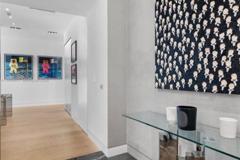 Condominio en venta en Miami, Florida, 5 dormitorios, 335.1 m2 № 2003068 - foto 18