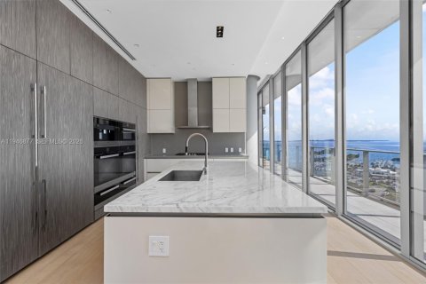 Condominio en venta en Miami, Florida, 5 dormitorios, 335.1 m2 № 2003068 - foto 26