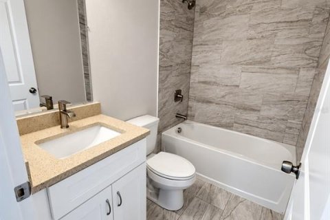 Immobilier commercial à vendre à Port Charlotte, Floride: 6 chambres, 222.97 m2 № 2329637 - photo 8