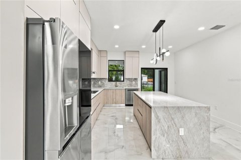 Casa en venta en Pinellas Park, Florida, 3 dormitorios, 152.08 m2 № 2420478 - foto 18
