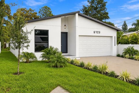 Casa en venta en Pinellas Park, Florida, 3 dormitorios, 152.08 m2 № 2420478 - foto 2