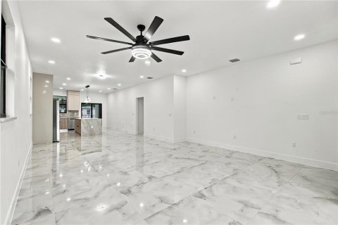 Casa en venta en Pinellas Park, Florida, 3 dormitorios, 152.08 m2 № 2420478 - foto 10