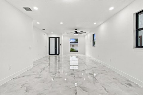 Casa en venta en Pinellas Park, Florida, 3 dormitorios, 152.08 m2 № 2420478 - foto 13