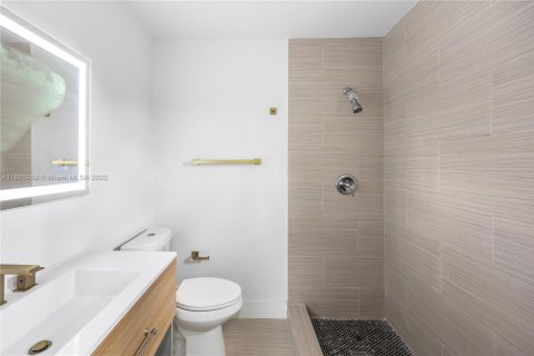 House in Lauderhill, Florida 3 bedrooms, 169.27 sq.m. № 2013206 - photo 24