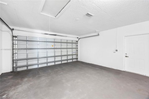 House in Lauderhill, Florida 3 bedrooms, 169.27 sq.m. № 2013206 - photo 22