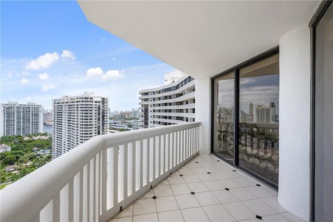 Condominio en venta en Aventura, Florida, 3 dormitorios, 174.66 m2 № 1821559 - foto 26