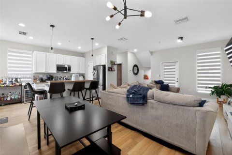 Купить таунхаус в Тампа, Флорида 3 спальни, 167.97м2, № 2066124 - фото 9