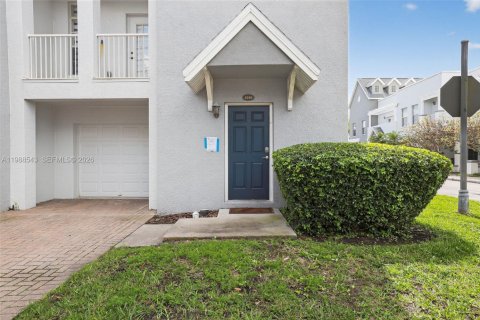 Купить таунхаус в Тампа, Флорида 3 спальни, 167.97м2, № 2066124 - фото 2