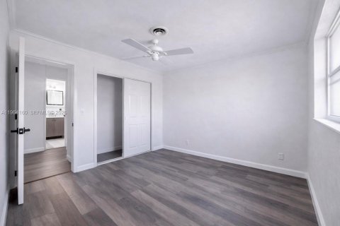 House in Pompano Beach, Florida 3 bedrooms, 120.4 sq.m. № 2030786 - photo 13