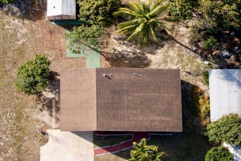 House in Pompano Beach, Florida 3 bedrooms, 120.4 sq.m. № 2030786 - photo 30