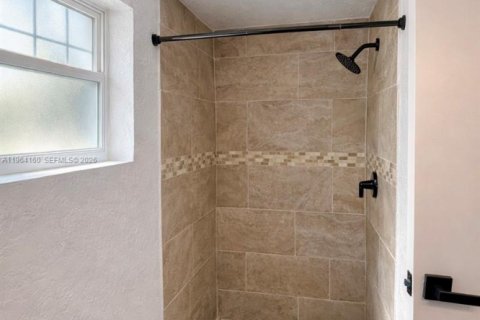 House in Pompano Beach, Florida 3 bedrooms, 120.4 sq.m. № 2030786 - photo 24