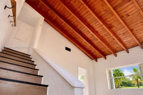 House in Pompano Beach, Florida 3 bedrooms, 120.4 sq.m. № 2030786 - photo 4