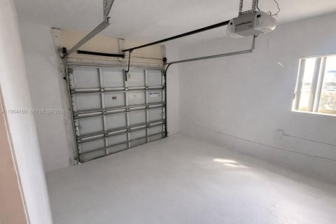 House in Pompano Beach, Florida 3 bedrooms, 120.4 sq.m. № 2030786 - photo 26