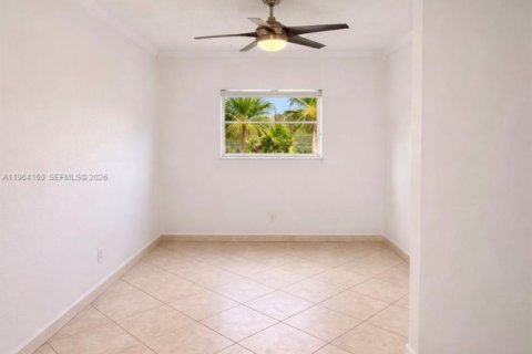 House in Pompano Beach, Florida 3 bedrooms, 120.4 sq.m. № 2030786 - photo 20